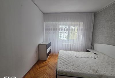 Apartament cu 3 camere decomandat în Dacia
