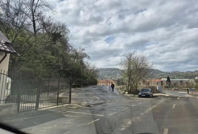 Teren de 1900 mp, în Mociur - 2