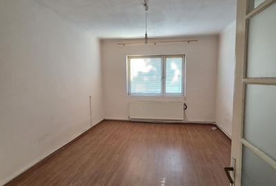 Casă cu 2 camere semidecomandat cu Teren 400 Mp în Gheorgheni