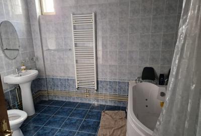 Apartament cu 3 camere decomandat în Exterior Vest - 1