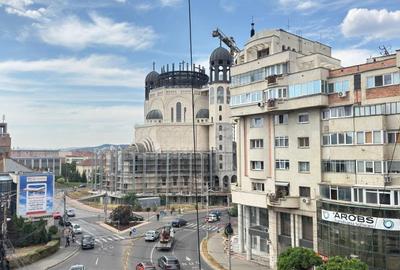 Apartament cu 3 camere decomandat, mobilat în Central