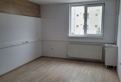 Spațiu comercial, de 75 mp, în Central