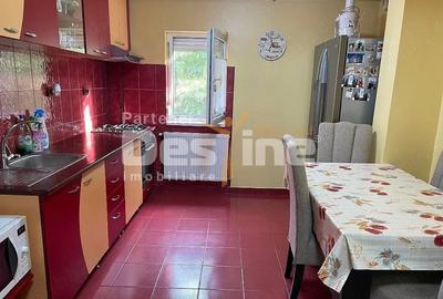 Apartament cu 3 camere, mobilat în Dâmbovița