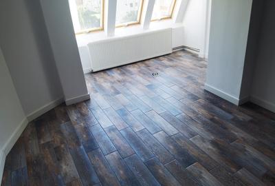 Apartament cu 3 camere semidecomandat în Central