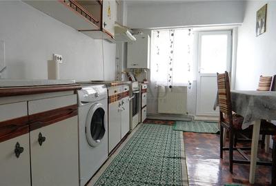 Apartament cu 2 camere decomandat în Est