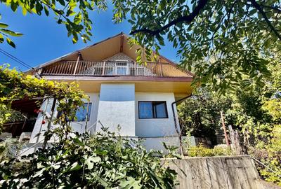 Casă cu 3 camere decomandat cu Teren 400 Mp în Galata
