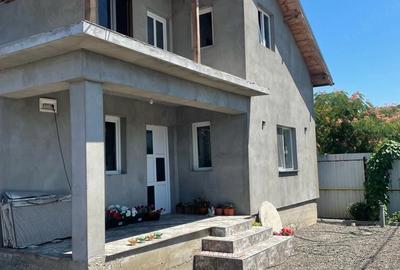 Casă cu Teren 1800 Mp în Finta