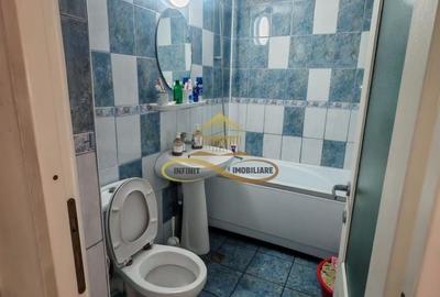 Apartament cu 3 camere decomandat în Ștefan Vodă - 3