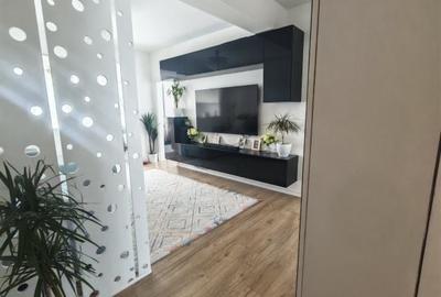 Apartament cu 3 camere decomandat în Central - 1