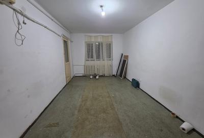 Apartament cu 2 camere semidecomandat în 1 Decembrie 1918 - 1