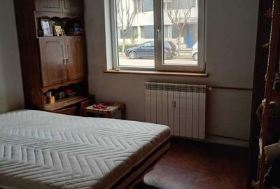 Apartament cu 3 camere decomandat în Autogară