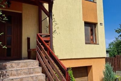 Duplex cu 5 camere cu Garaj în Bună Ziua