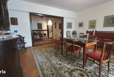 Apartament cu 3 camere în Victoriei