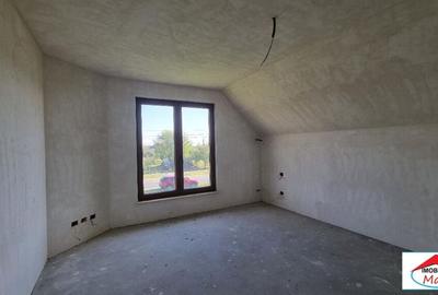 Casă cu 5 camere cu Teren 2220 Mp în Cionchești - 8