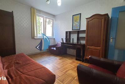 Apartament cu 4 camere decomandat în 7 Noiembrie - 2