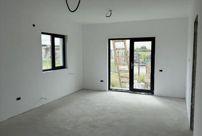 Casă cu 3 camere în Dumitrana - 8