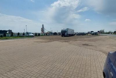 Spațiu comercial, de 3,000 mp, în Central - 6