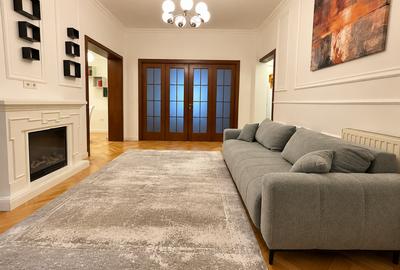 Apartament cu 3 camere în Aviatorilor