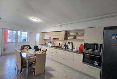 Apartament cu 3 camere decomandat, mobilat în Exterior Est - 1
