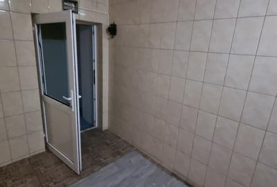 Spațiu comercial, de 52 mp, în Central - 4