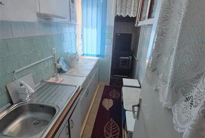 Apartament cu 3 camere semidecomandat în Viziru 1 - 5
