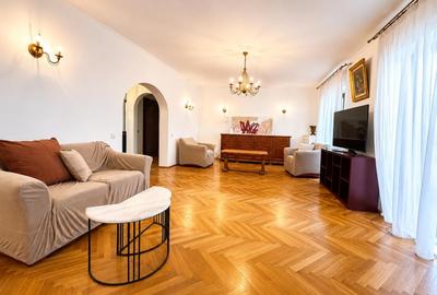 Apartament cu 4 camere decomandat în Dorobanți