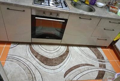 Casă cu 3 camere cu Teren 160 Mp în Piața Centrală