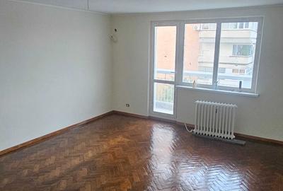 Apartament cu 3 camere decomandat în Ultracentral