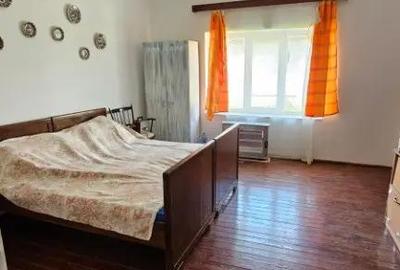 Casă cu 3 camere cu Teren 1400 Mp în Apa - 2