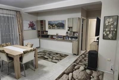 Apartament cu 2 camere semidecomandat, mobilat în Florești