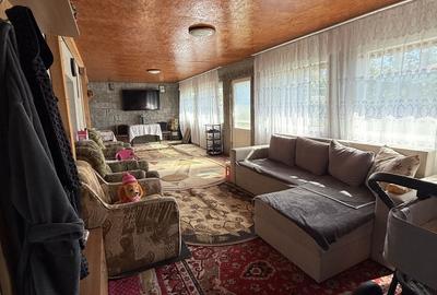 Casă cu 5 camere cu Teren 2100 Mp în Sohatu