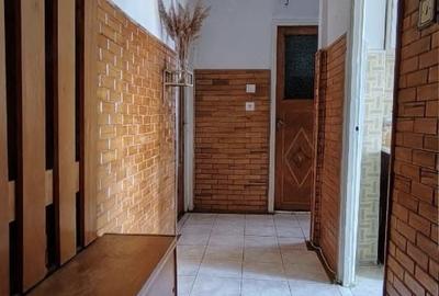 Apartament cu 2 camere decomandat în Lazaret