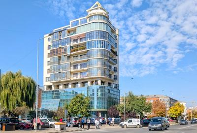 Apartament cu 2 camere semidecomandat, mobilat în 9 Mai