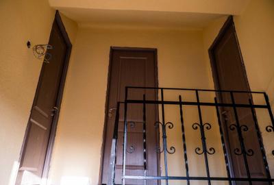 Casă cu 4 camere cu Teren 290 Mp în Central - 2