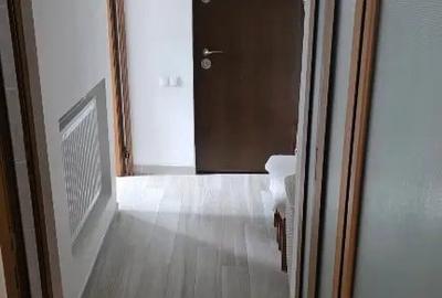 Apartament cu 3 camere semidecomandat în Central - 3