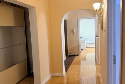 Apartament cu 3 camere decomandat în Vitan