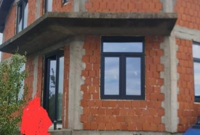Casă cu 3 camere în Mândruloc
