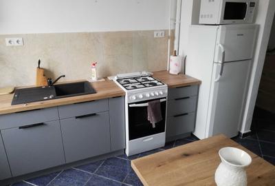 Apartament cu 2 camere decomandat în Central - 1