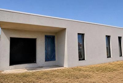 Casă cu 7 camere cu Teren 550 Mp în Torontalului