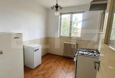 Apartament cu 3 camere semidecomandat, mobilat în Sud-Est