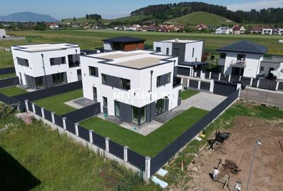Casă individuală cu 3 camere cu Canalizare în Sânpetru - 16
