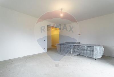 Casă cu 4 camere cu Teren 476 Mp în Sânpetru - 4
