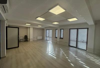 Spațiu comercial, de 105 mp, în Central