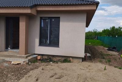 Casă individuală cu 4 camere cu Teren 562 Mp în Episcopia Bihorului - 2