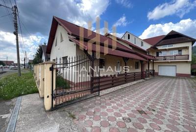 Casă cu 8 camere cu Canalizare în Tăuții de Sus - 1