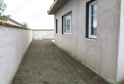 Casă cu 1 camere cu Teren 400 Mp în Sud - 1