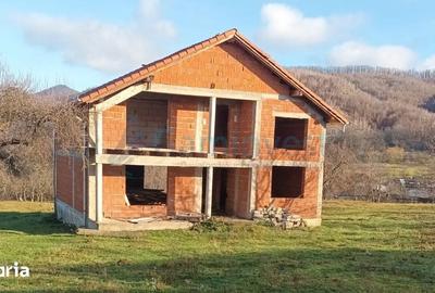 Casă cu 5 camere cu Teren 4564 Mp în Curățele - 5