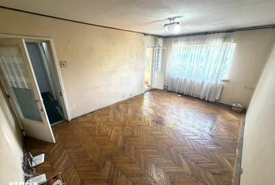 Apartament cu 2 camere decomandat în Rovine