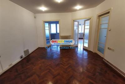 Apartament cu 4 camere decomandat, mobilat în Calea Victoriei