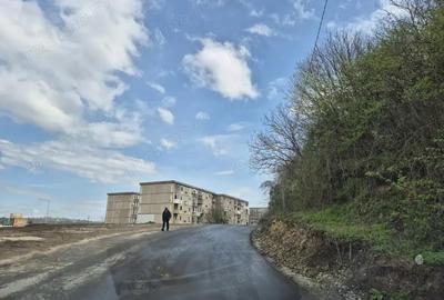 Teren de 1900 mp, în Mociur - 7